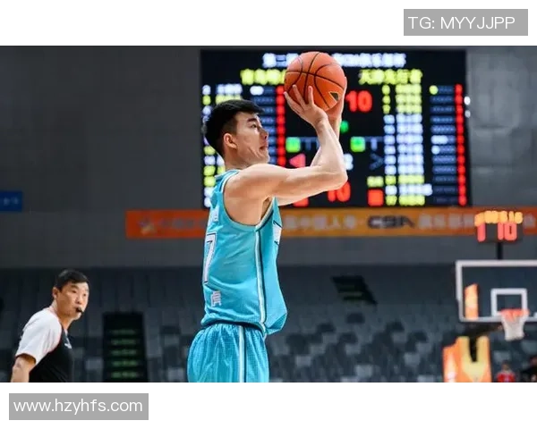 组图：青岛男篮大胜四川 吕俊虎防卫左朕年